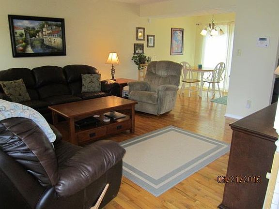 3rd image of 9202 Shady Mill Ln