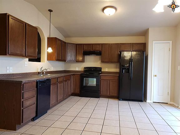3rd image of 1627 W Marquis Ln
