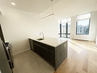 41-07 Crescent Street, #5B