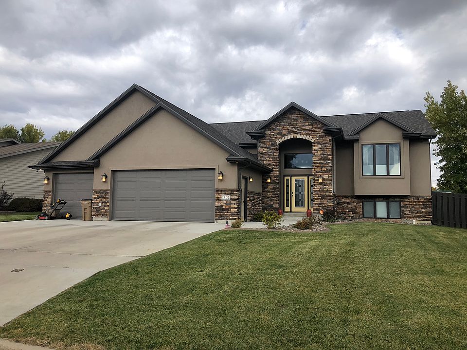 Great curb appeal!