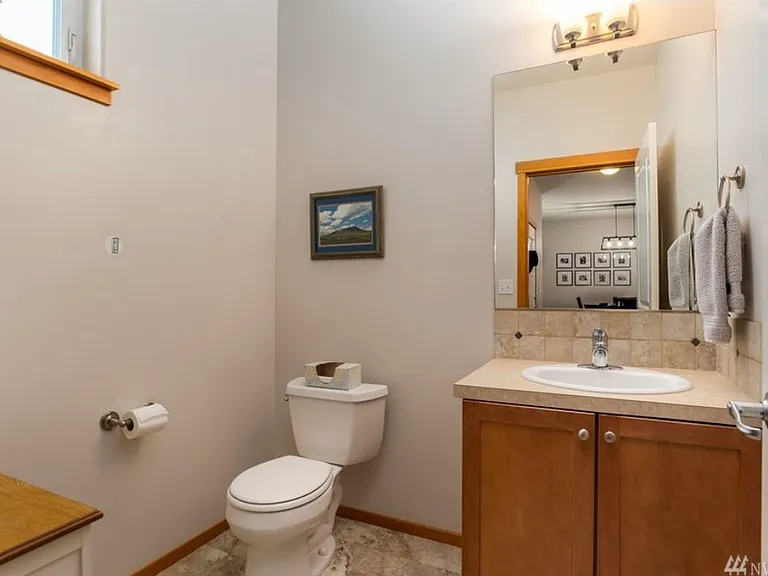 1119 N Waugh Rd — Photo 5