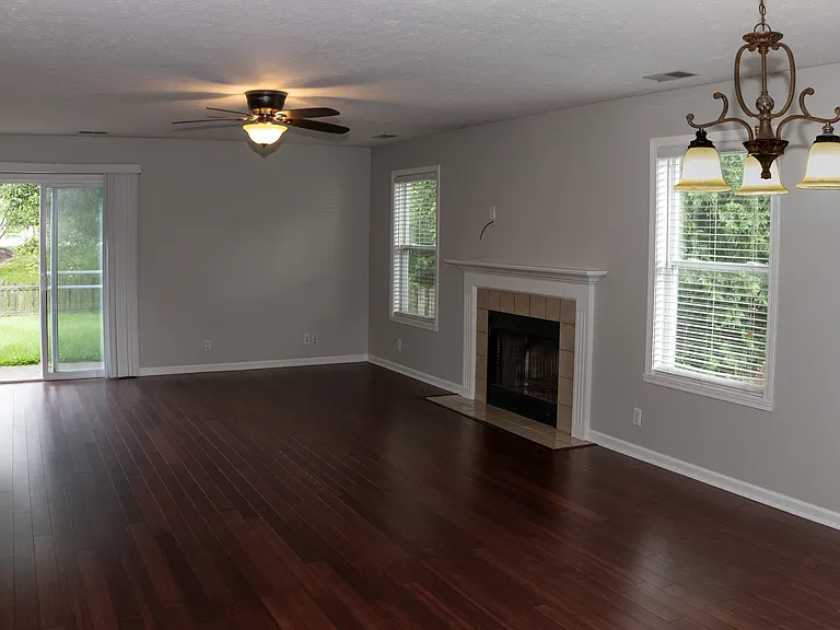10341 Cheswick Ln — Photo 2