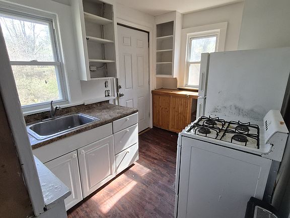 4th image of 26 Blue Heron Ln #26