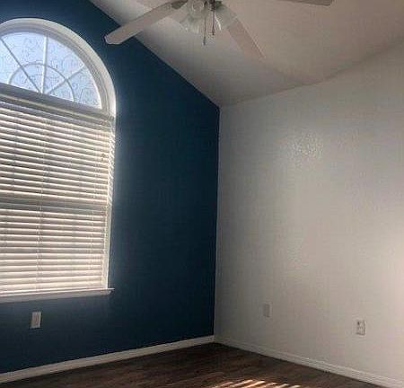 5th image of 1528 E Vine Ct