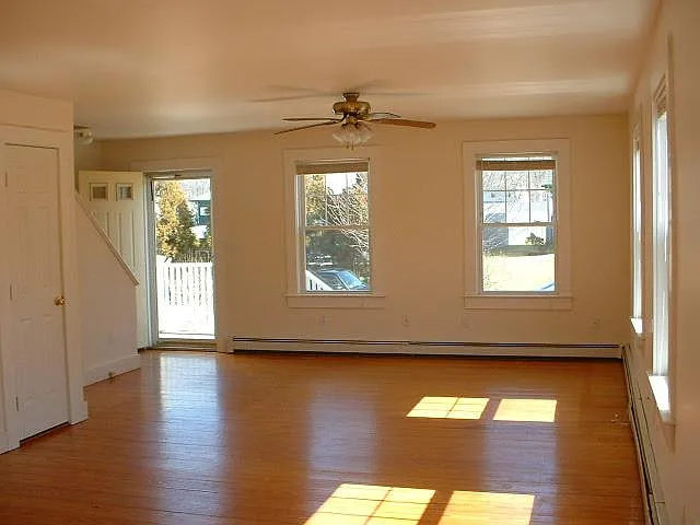 63 1/2 Houston Ave — Photo 5