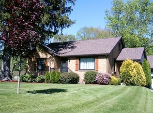 1550 Orangeville Rd, Hermitage, PA 16148
