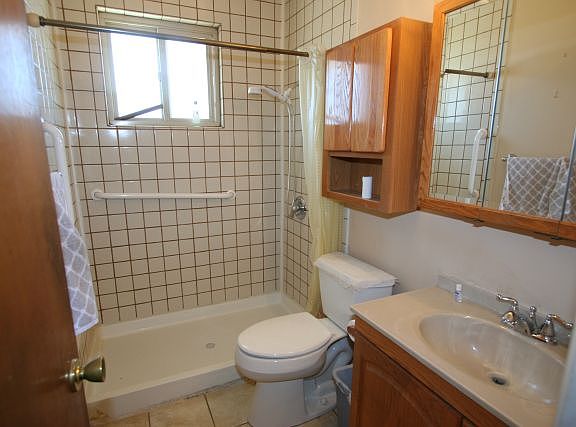 5th image of 1360 Sunshine Dr