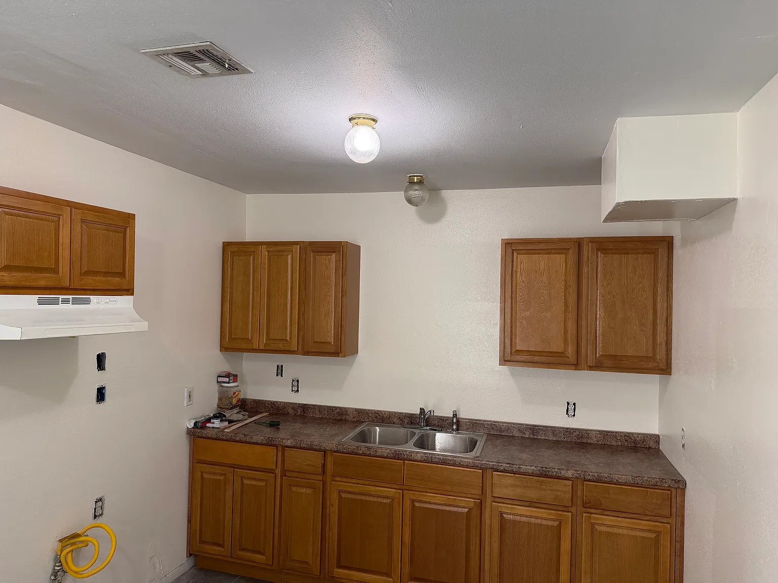 2625 Elizabeth St — Photo 2