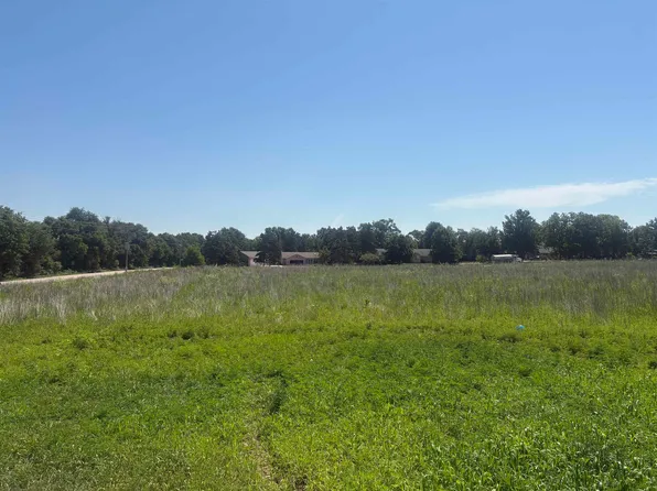 2 E Philhower Rd, Beloit, WI 53511
