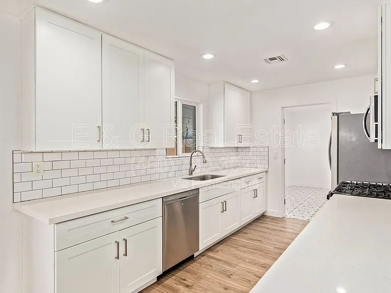 1809 E Concorda Dr — Photo 7