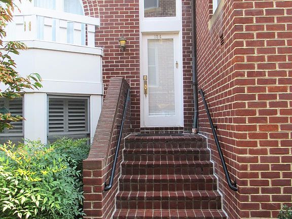 3rd image of 154 N Union St