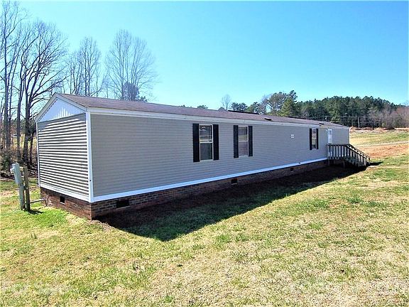 3rd image of 112 Deer Meadows Ln
