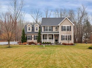 8 Mill House Rd, Pine Bush, NY 12566