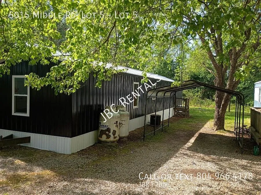 Building Photo - 5015 Middle Rd #5