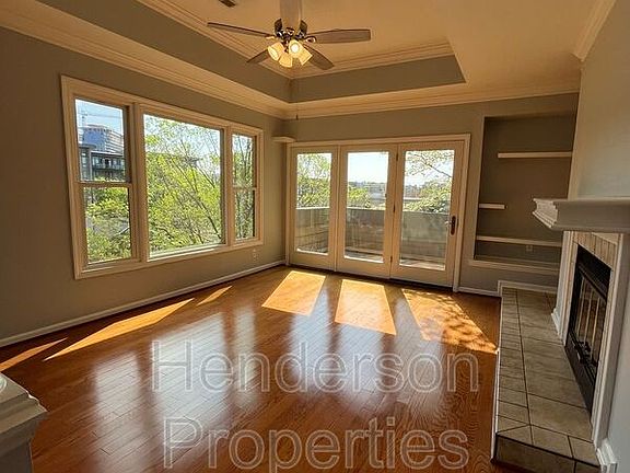 4th image of 1109 E Morehead St APT 15