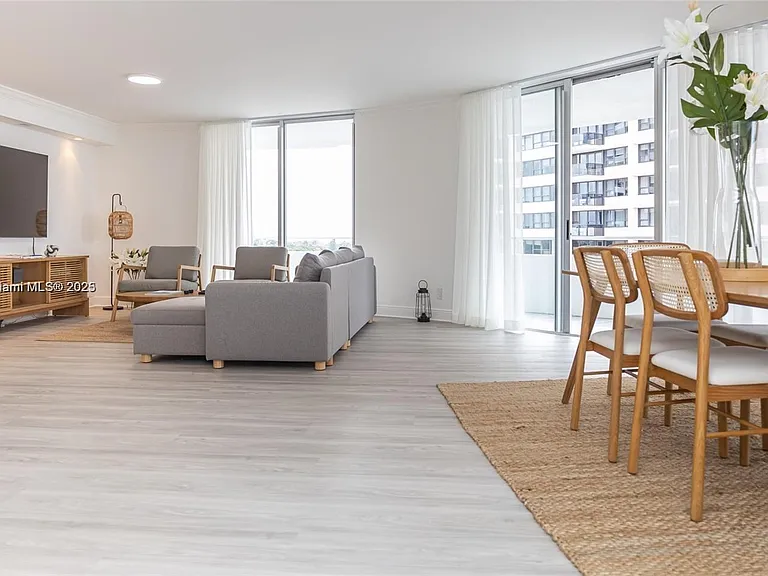 5161 Collins Ave #812 — Photo 44