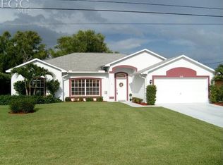 3231 SE Santa Barbara Pl, Cape Coral, FL 33904