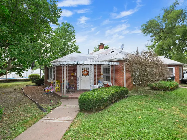 615 Miller St, Beecher, IL 60401