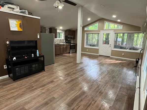 2116 Totem Trl, Pocono Lake, PA 18347