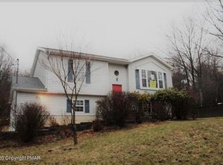 291 Skyline Dr, Blakeslee, PA 18610