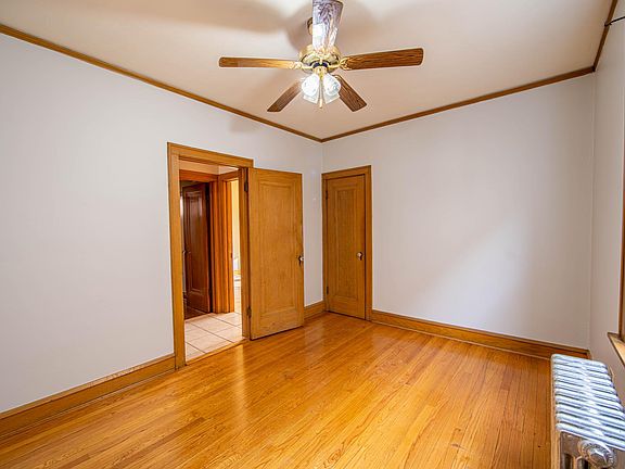 4th image of 5324 W Drummond Pl #2