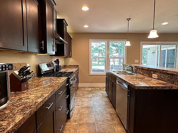5th image of 3823 Harbor Breeze Dr