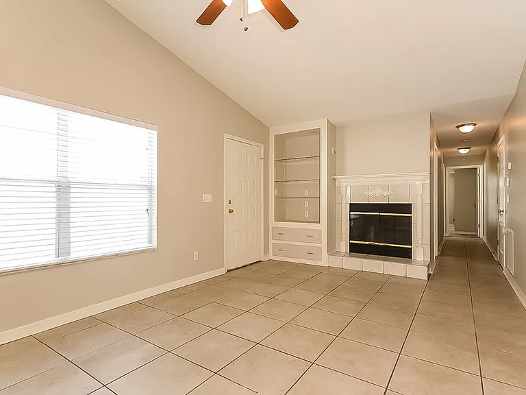 4313 Longshore Dr — Photo 2