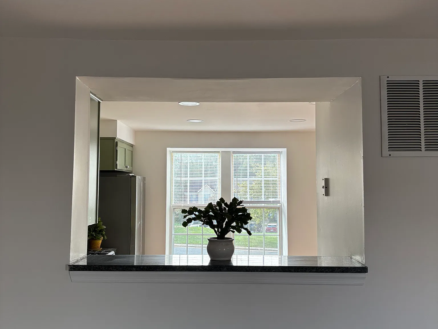 3 bed, 2.5 bath, 1620 sqft, $2,500 — Photo 3