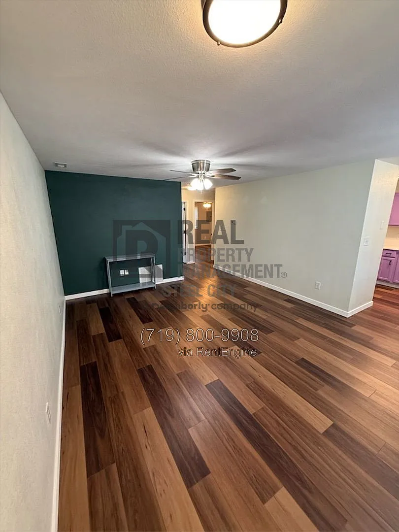2 bed, 1.0 bath, 856 sqft, $1,350 — Photo 2