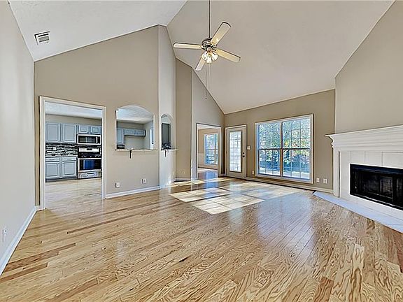 3rd image of 535 Peachtree Parc Ct
