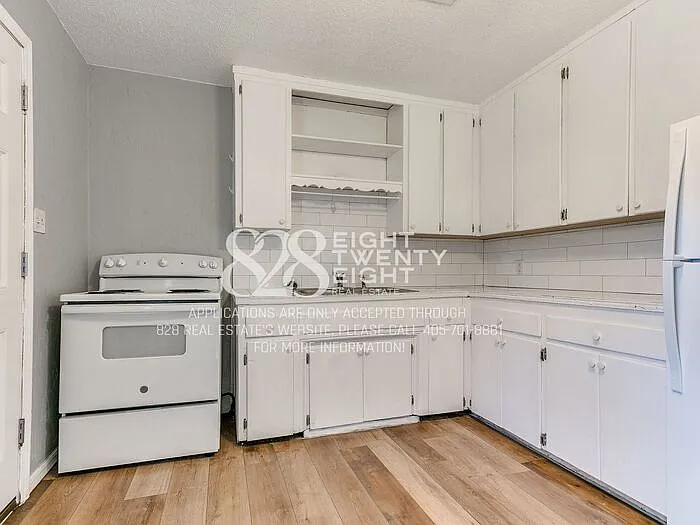 1004 Holly Dr — Photo 16