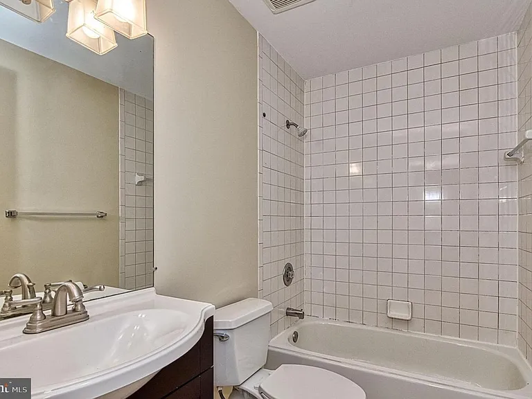 2205 Cedar Mill Ct — Photo 37