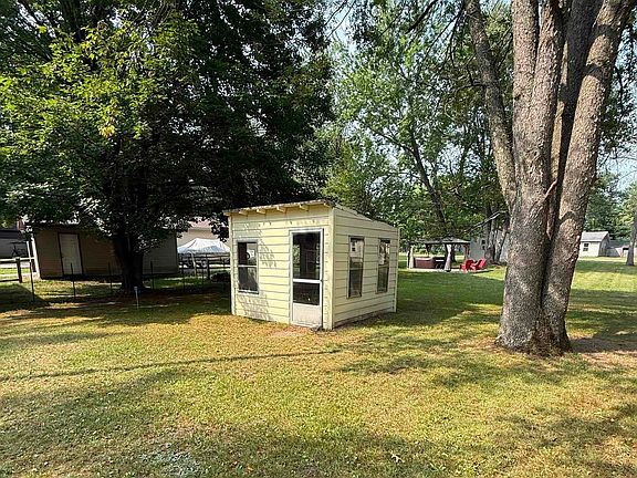 5th image of 407 Hunter Dr