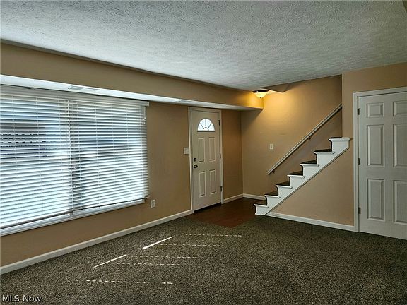 4th image of 310 Canterbury Ln #C-24