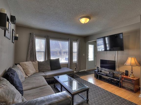 4th image of 2574 2nd Ave E