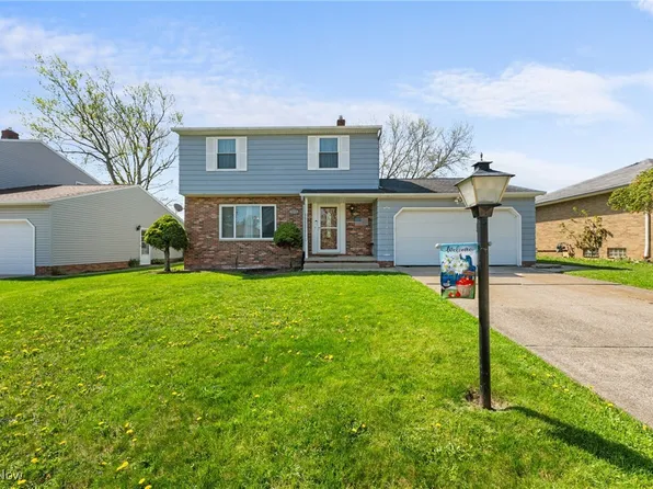3215 King Richard Dr, Parma, OH 44134