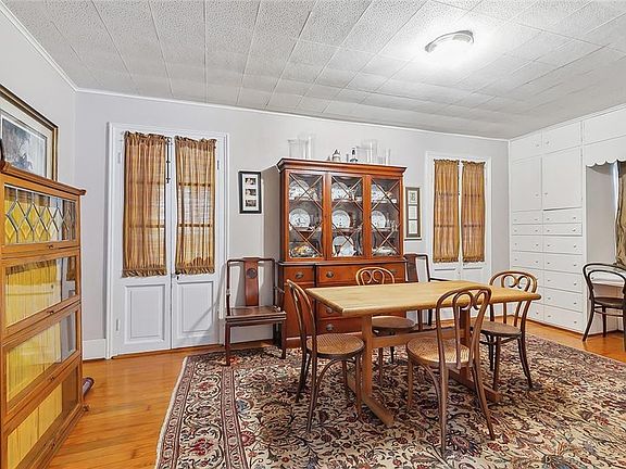 5th image of 2213 Chestnut St