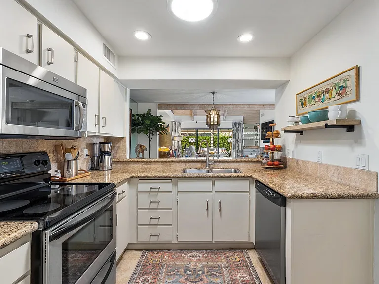 303 Forest Hills Dr — Photo 25