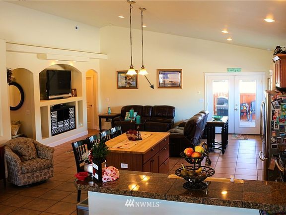 5th image of 19296 Quail Way NW