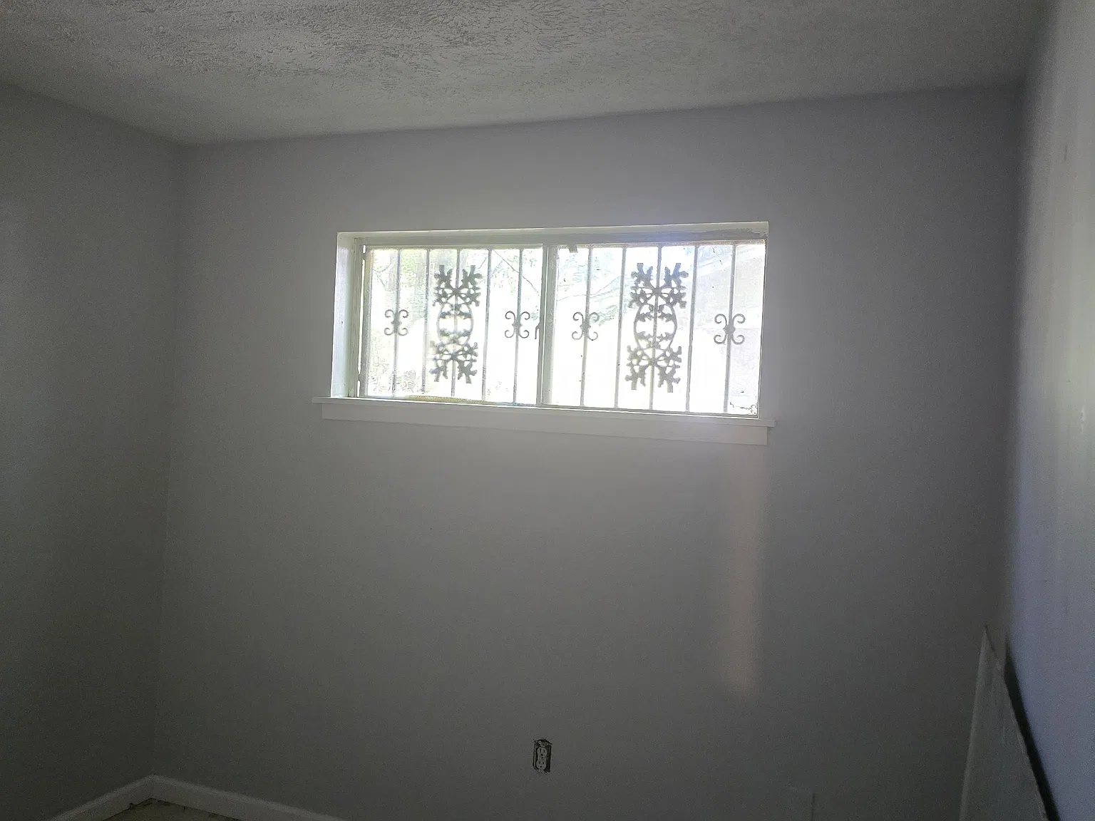 3 bed, 1365 sqft, $1,400 — Photo 1