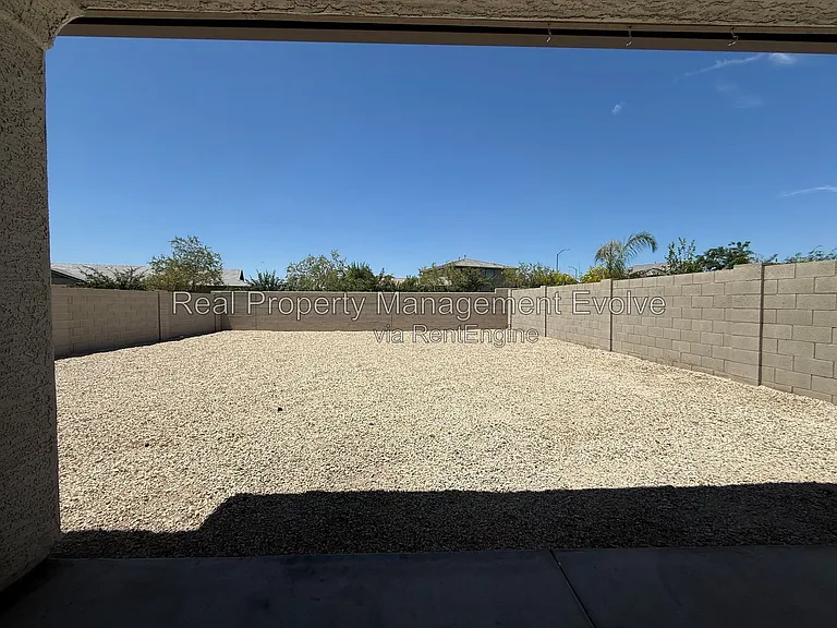 5618 N 87th Dr — Photo 34
