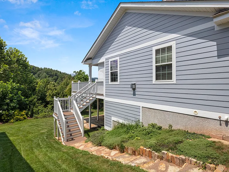 14 Rose Creek Rd — Photo 32
