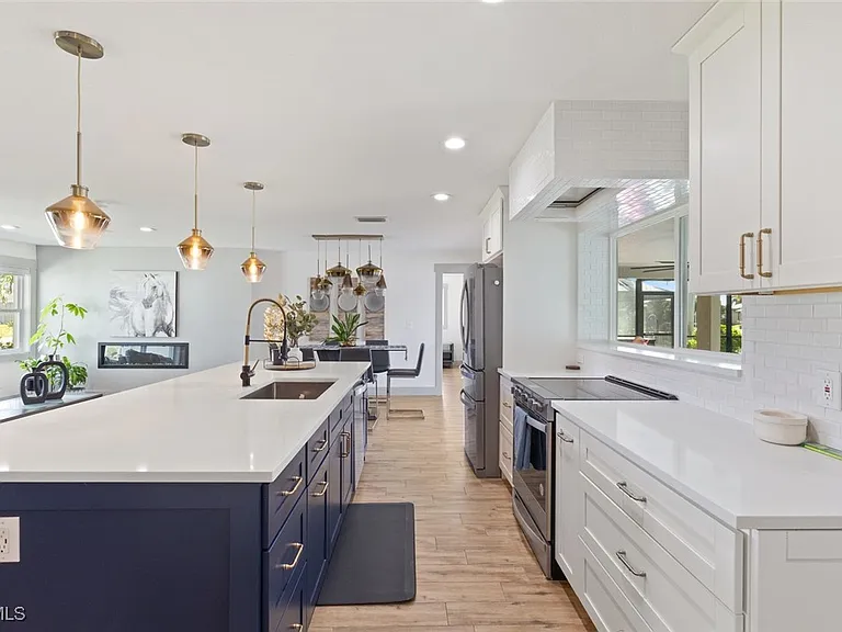 2232 SE 27th St — Photo 11