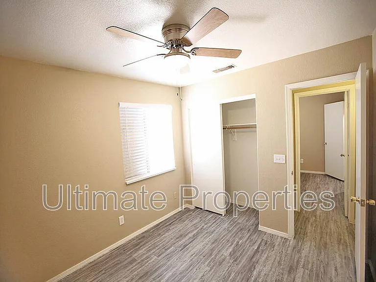 9903 N 77th Ave — Photo 10