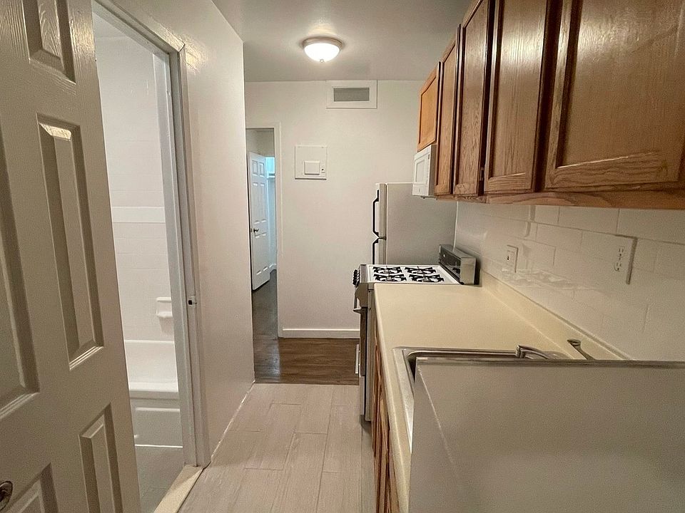 1st image of 425 W 45th St #4FE