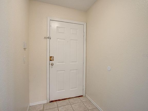 5th image of 13905 Fairway Island Dr APT 1027
