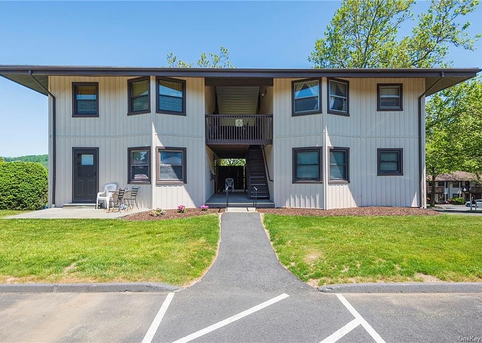 1st image of 3 Hampton Ct APT C