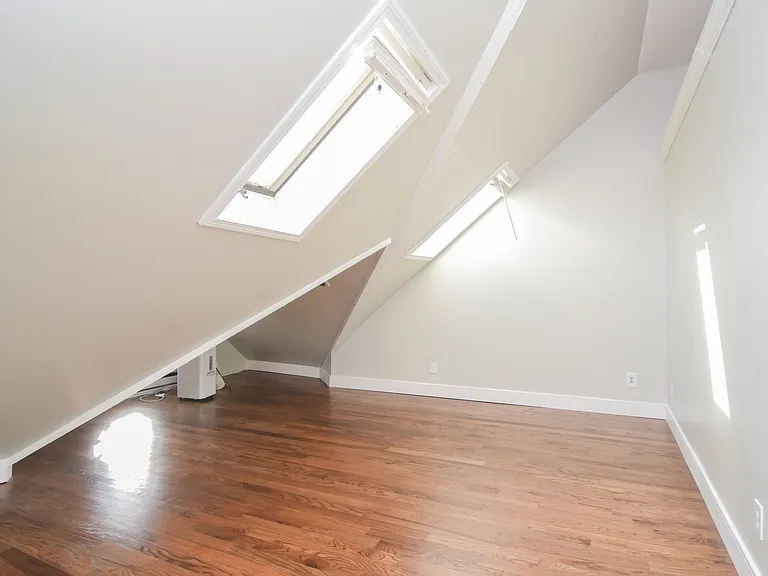 349 Beacon St #D — Photo 12