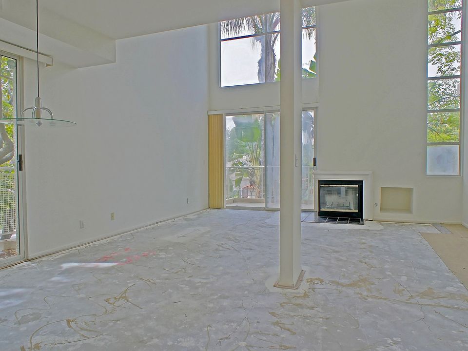1st image of 3944 Kentucky Dr APT 4