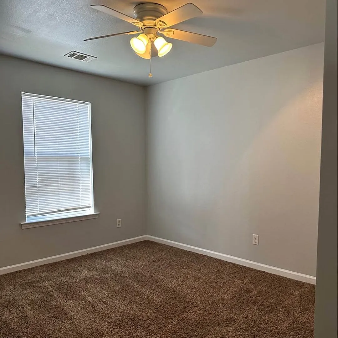 3205 Ludwig Unit B — Photo 4